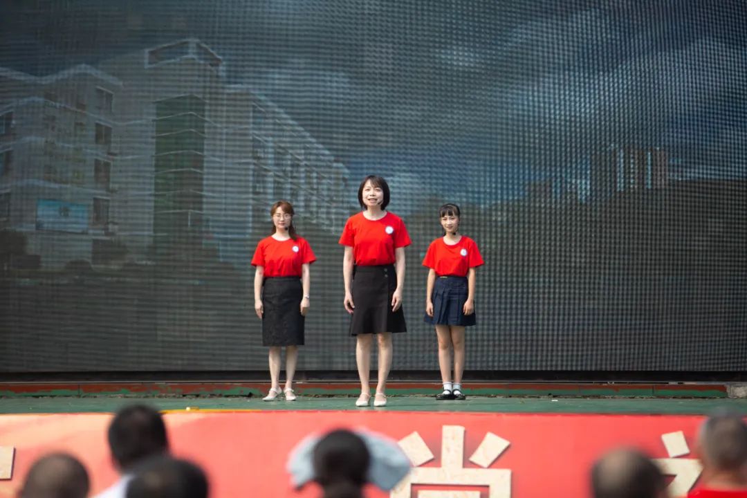 廿载芳华正青春 | 泸州十八中举行建校20周年庆典活动(图16) 16.jpg