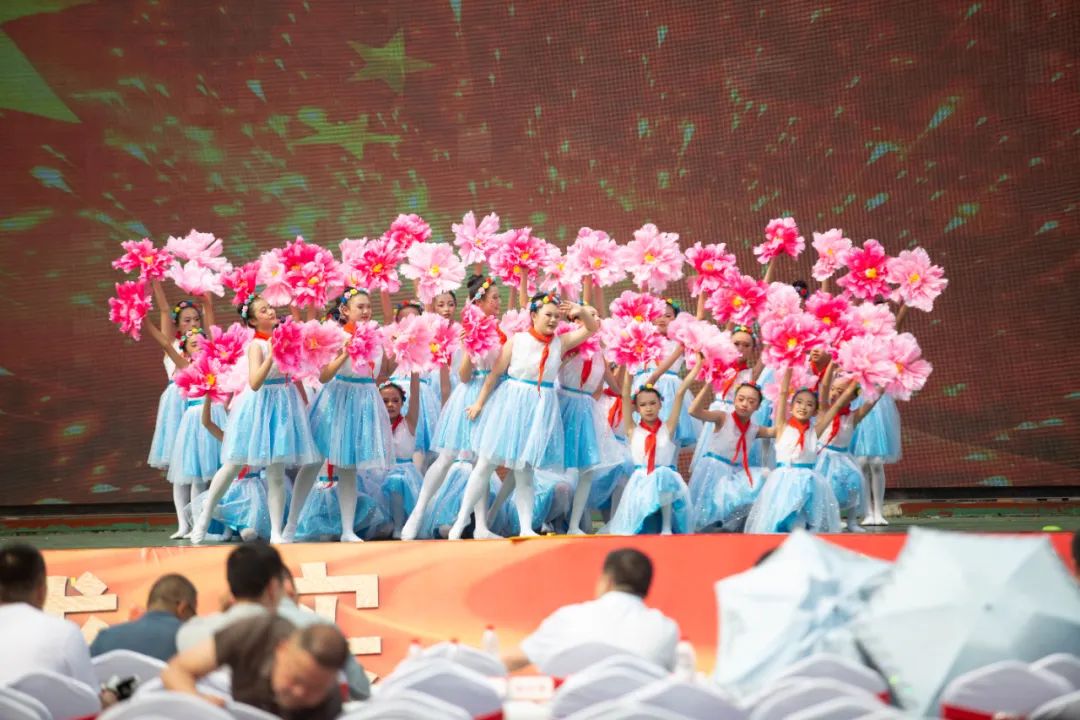 廿载芳华正青春 | 泸州十八中举行建校20周年庆典活动(图14) 14.jpg