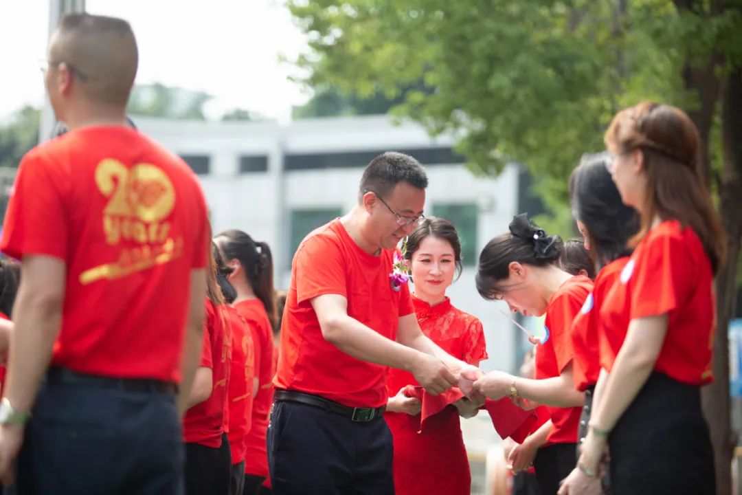廿载芳华正青春 | 泸州十八中举行建校20周年庆典活动(图25) 25.jpg