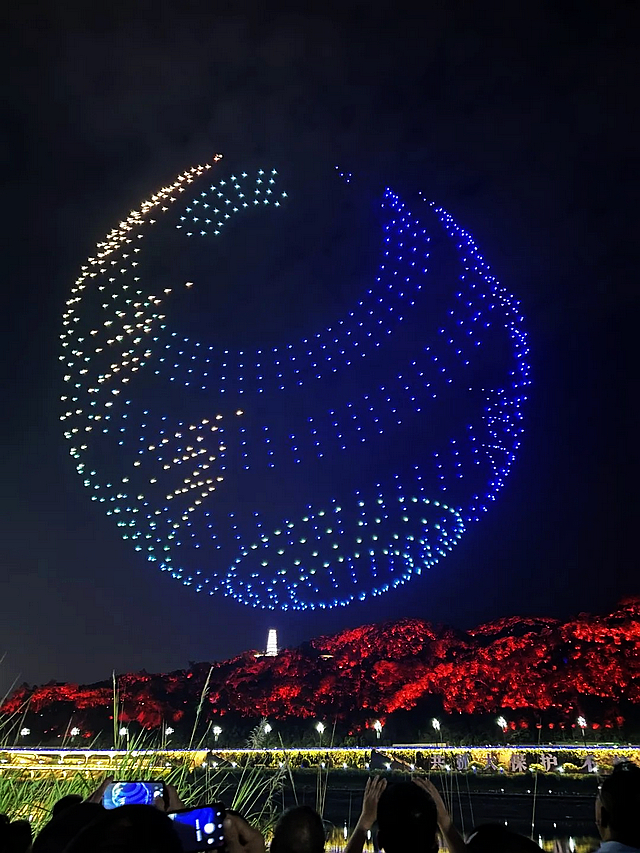 昨晚,宜宾全城沸腾!(图1) nEO_IMG_1.jpg