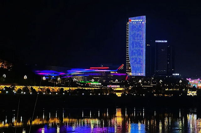 昨晚,宜宾全城沸腾!(图13) nEO_IMG_13.jpg