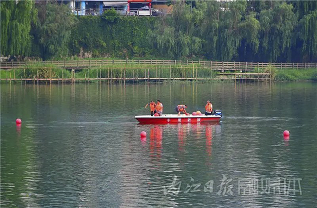 赛道铺设完成！6月18日，16支龙舟队将竞渡甜城湖——