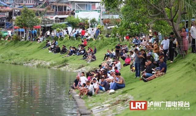 中国四川龙舟队包揽双冠!来自泸州的他们太牛了(图6) 6.jpg