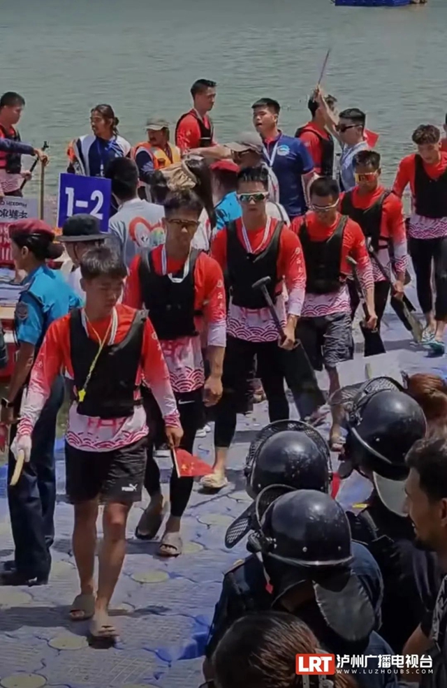中国四川龙舟队包揽双冠!来自泸州的他们太牛了(图5) 5.jpg