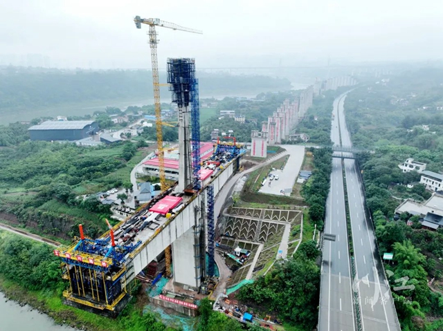 酒樽造型初显 | 隆黄铁路泸州沱江铁路特大桥双塔同步封顶(图3) 3.jpg