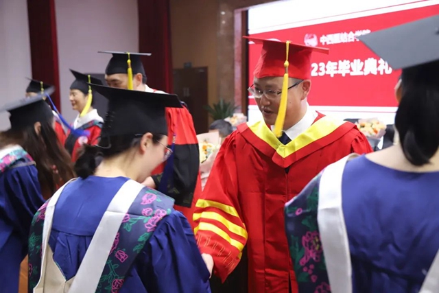 【毕业季】今天,我们毕业啦!(图1) 1.jpg