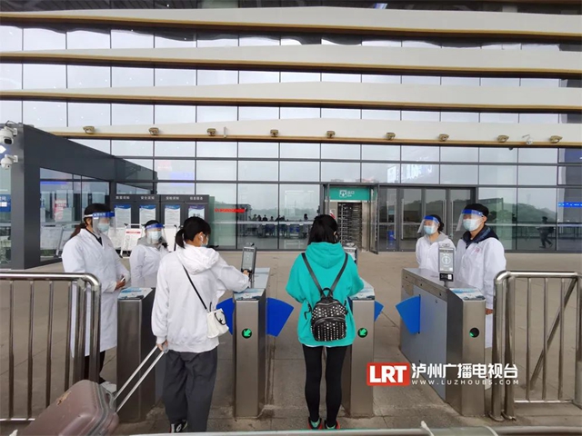 泸州高铁两岁了!一起见证它的成长(图12) 12.jpg