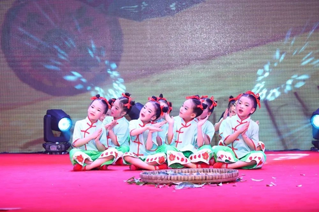 泸州40正当红,且看“萌娃赞家乡”(图16) 15.jpg