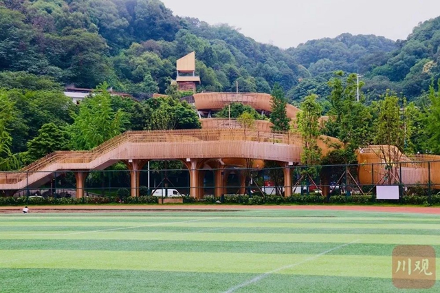 登山观景!宜宾翠屏山“空中栈道”正式开放(图1) 1.jpg