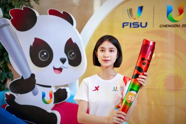 传递“蓉火”！泸州青年接力护送大运会火炬