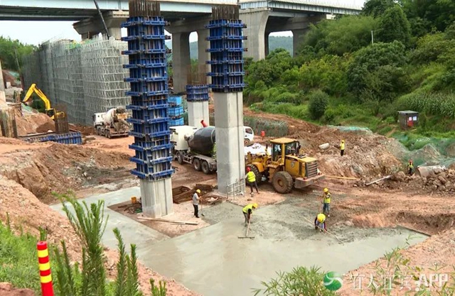 宜宾临港长江公铁大桥正加快建设(图1) 640.jpg