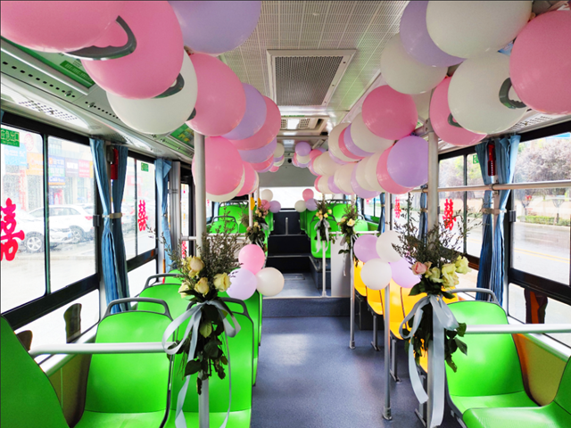 低碳更浪漫 泸州公交定制婚车开向幸福家园!(图2) 2.png