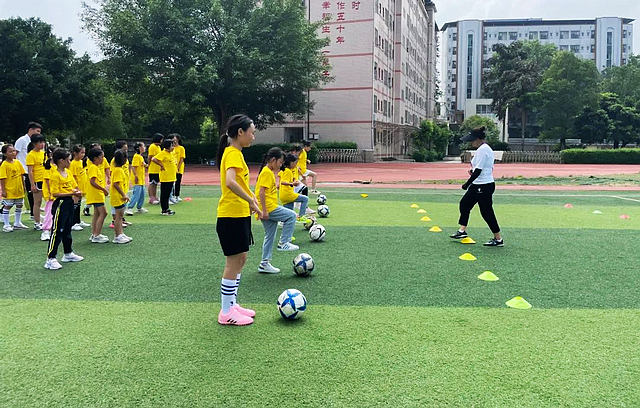 足球梦想照亮暑期生活 | “奔跑吧 ·少年”—2023年中西部地区(泸县)青少年足球夏令营(试点)开营!(图5) nEO_IMG_5.jpg