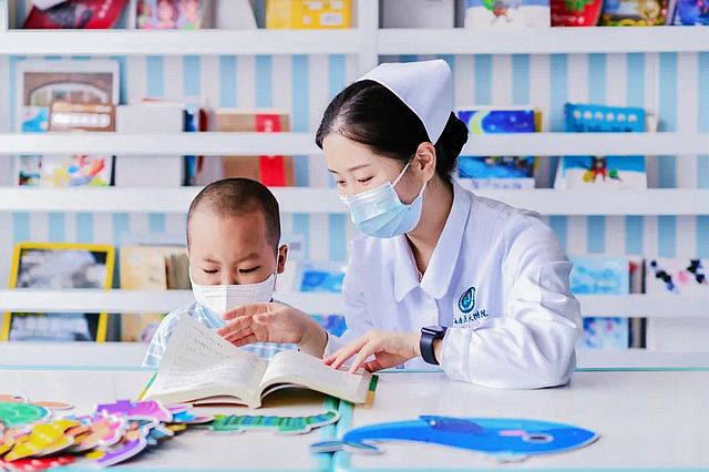 快看,西南医大附院的“多巴胺穿搭”(图3) nEO_IMG_3.jpg