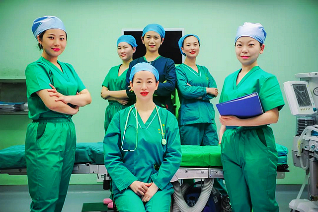 快看,西南医大附院的“多巴胺穿搭”(图16) nEO_IMG_16.jpg