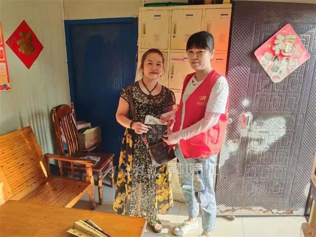 辗转一夜！内江公交为1700余元现金找到主人