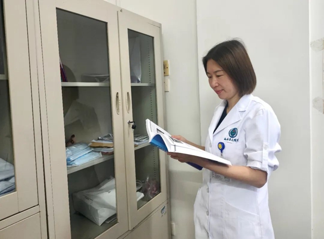 西南医大附院超声医生夏纪筑的“进阶路”丨从临床医生的“辅助”到“最佳战友”(图2) 640 (1).jpg