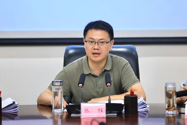 直面挑战 攻坚克难 推动全年目标圆满完成┃泸州高新区2023年上半年工作运行分析会召开(图2) 2.jpg