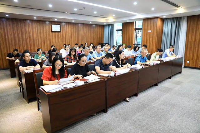 直面挑战 攻坚克难 推动全年目标圆满完成┃泸州高新区2023年上半年工作运行分析会召开(图4) 4.jpg