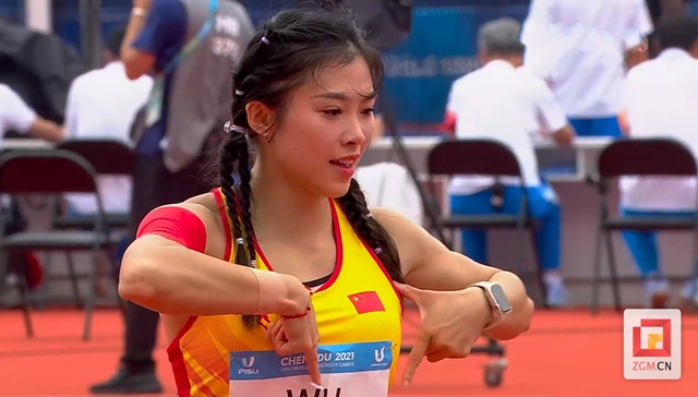 又美又飒!自贡姑娘吴艳妮女子100米栏预赛小组第一(图2) 吴2.jpg