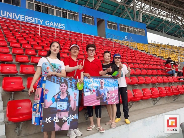 又美又飒!自贡姑娘吴艳妮女子100米栏预赛小组第一(图4) 吴4.jpg