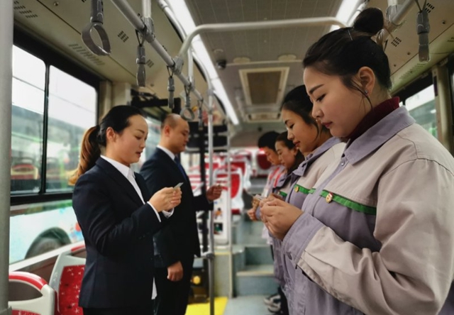 泸州公交158路、231路被命名为“2022-2023年度泸州市青年文明号”(图6) 6.jpg