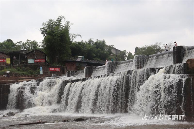 壮观!内江城郊这个瀑布迎来最佳观赏期(图6) 6.jpg