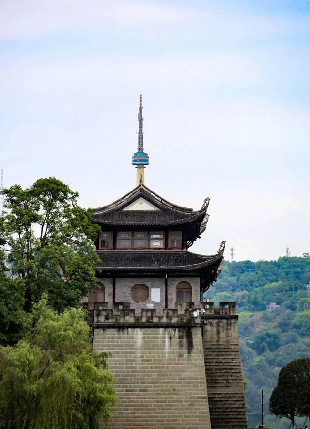 大运会满满泸州元素,各地友人直呼看不够!那就来泸看看吧~攻略巴妹儿已为您准备好→(图5) 640 (2).jpg