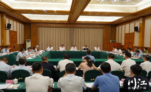 泸州市委书记杨林兴：助力成渝地区双城经济圈南翼跨越发展