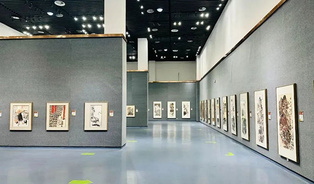 逛艺术展、看物理秀！这个暑假让我们一起坐泸州公交get更多惊喜吧