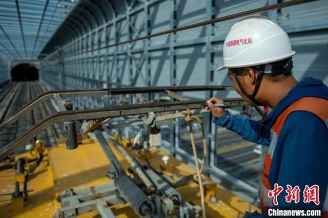 最新进展!成宜高铁接触网工程冷滑试验正式启幕(图2) 启幕2.jpg