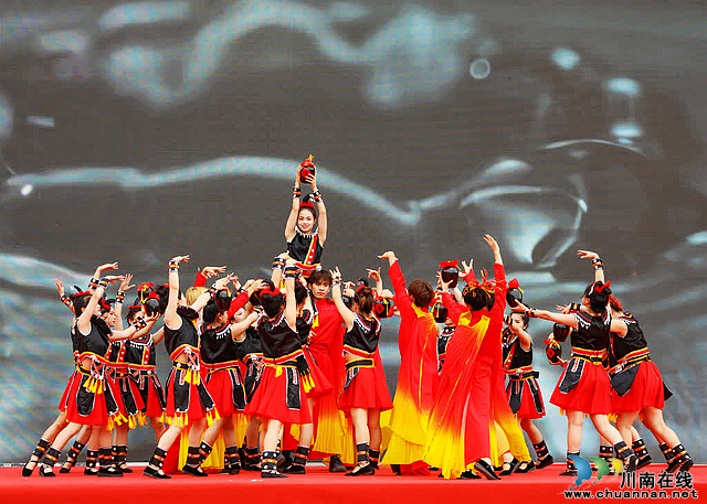 2023年中国农民丰收节暨古蔺县第二届高粱丰登节开幕(图8) nEO_IMG_8.jpg