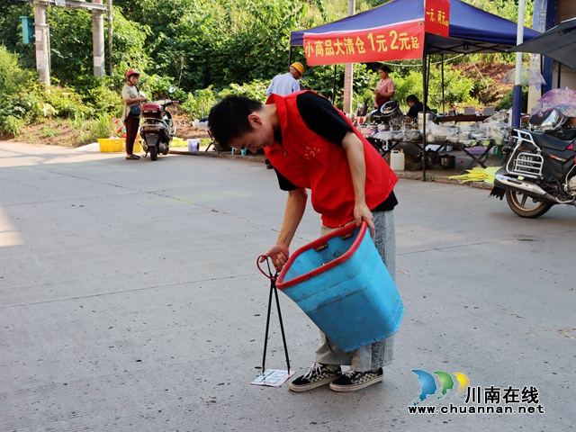 泸县立石镇新时代文明实践所开展城乡环境综合治理志愿服务