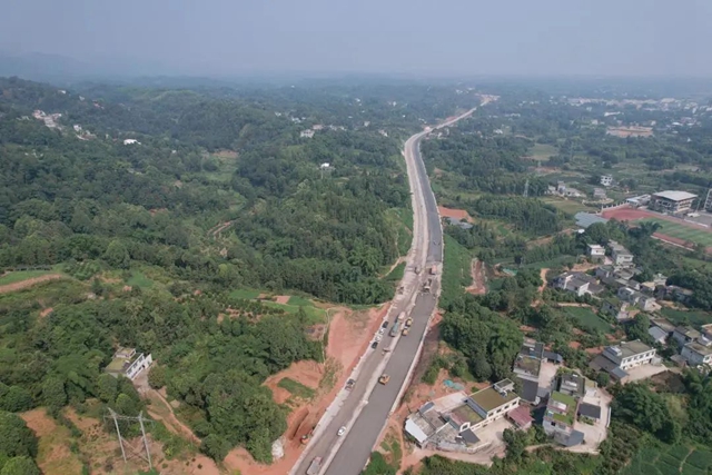 快了！宜宾这条快速通道已进入全线路面施工