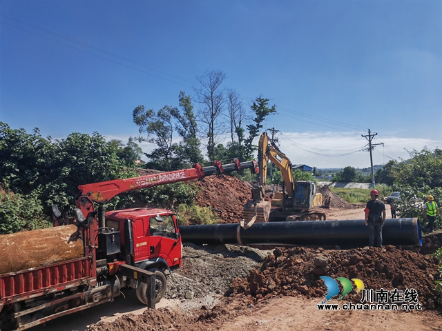 泸县农村饮水施工现场1（曾佐然摄）.jpg