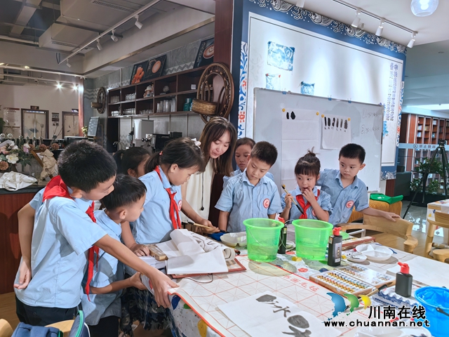 江阳区华阳街道瑞景社区2023年秋季公益班开课啦！