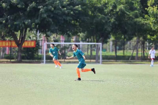 火热开赛!泸州市第一届青少年校园体育联赛足球精英赛(图4) 4.jpg