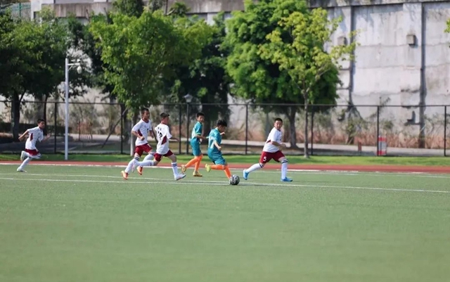 火热开赛!泸州市第一届青少年校园体育联赛足球精英赛(图6) 6.jpg