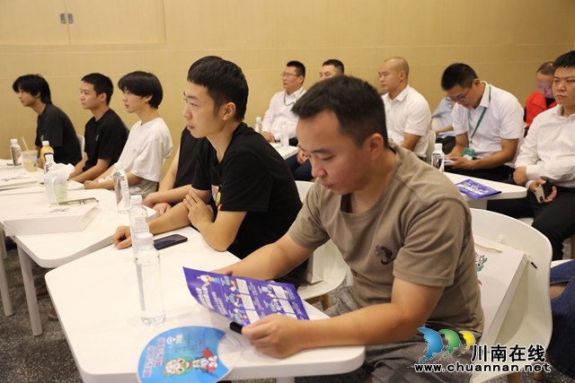 江阳区华阳街道春景社区：和群众一起共建网络安全，共享网络文明