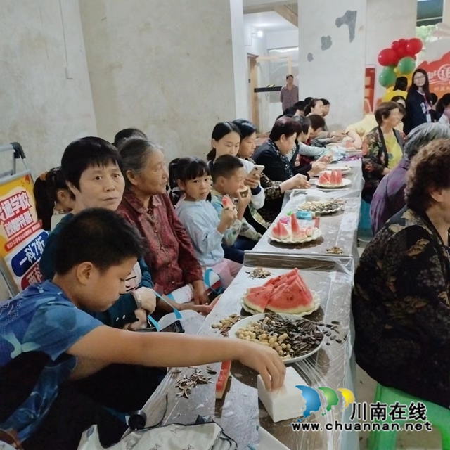 江阳区华阳街道竹苑社区：中秋团圆又游园，国庆佳节喜开颜