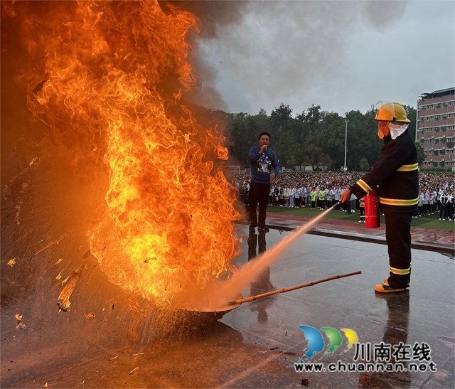 演练有方，应急不慌｜泸县一中举行2023年秋期安全应急疏散演练