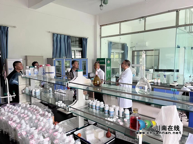 自贡市水务局到叙永县开展村镇供水管理交叉复核工作