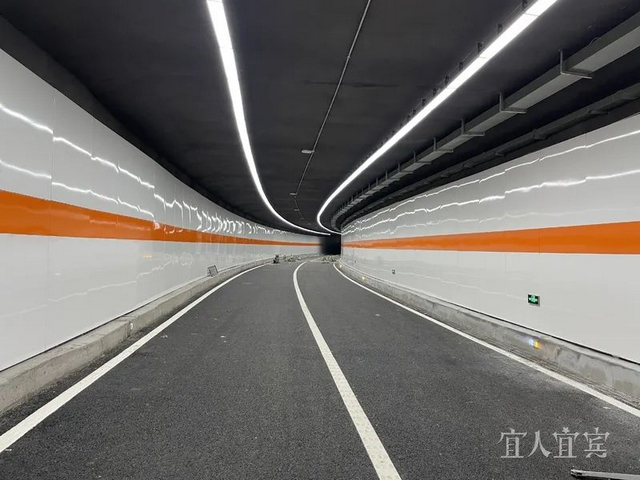 昨起试运行！宜宾岷江桥南下穿隧道可以跑了！