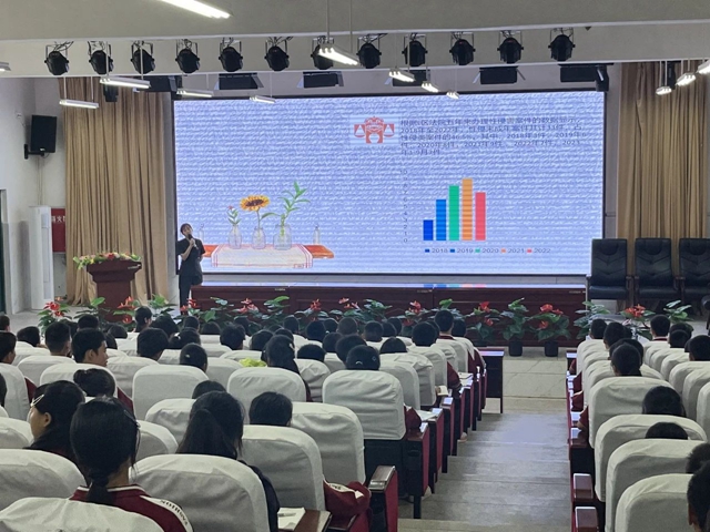 泸法麒麟·进校园丨秋风送法润童心，普法宣传正当时