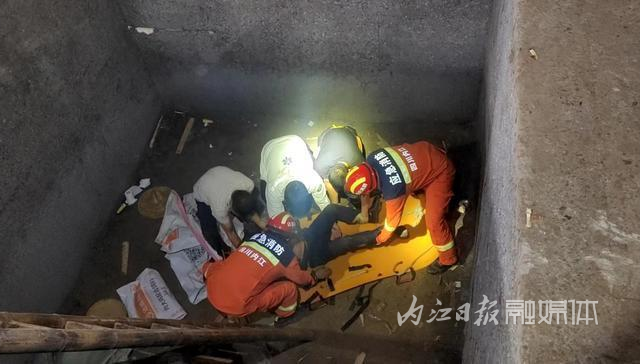 突发！东兴区一男子掉进5米深坑，怎么救他？