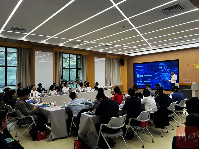 1000000000元！宜宾带上创新创业投资基金走进清华大学