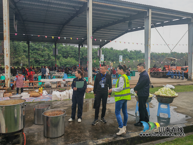 江阳区分水岭市场监管所护航重阳节坝坝宴食品安全