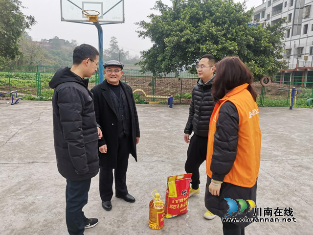 爱满重阳节  情系夕阳红｜合江县先市镇开展走访慰问退休干部活动