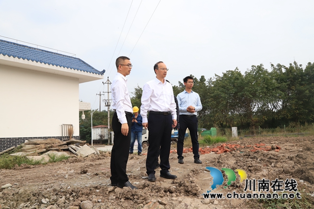 肖春到泸县云龙镇督导生态环境保护工作