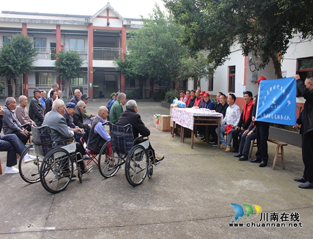 合江县司法局开展“重阳节”公益志愿活动